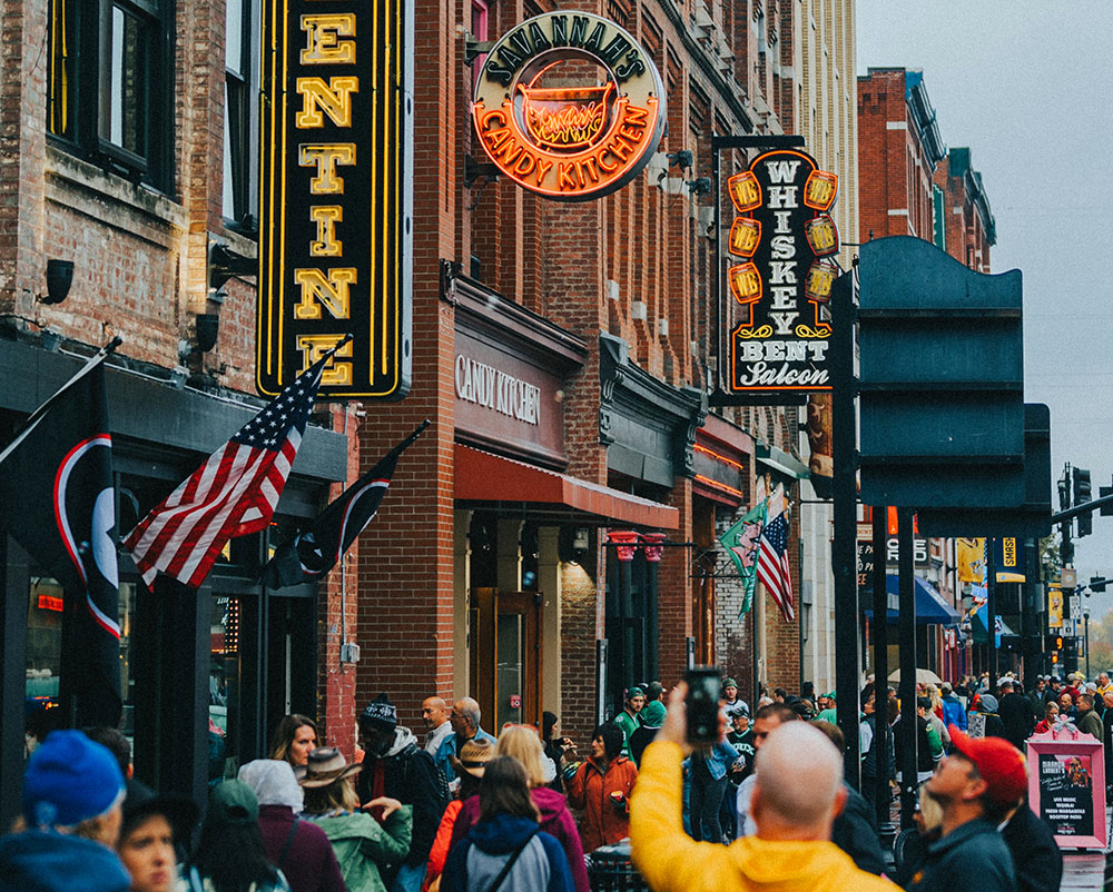 Nightlife in Nashville, Tennessee on Broadway Street